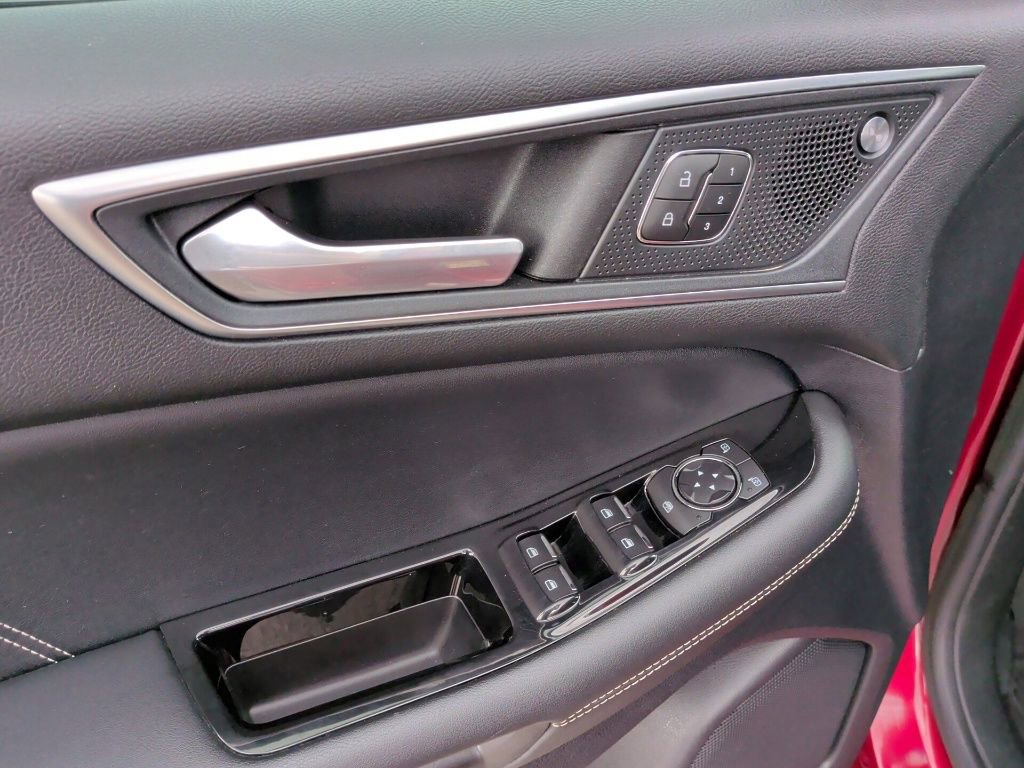 Used 2019 Ford Edge ST w/ Equipment Group 401A AWD/4WD image 11