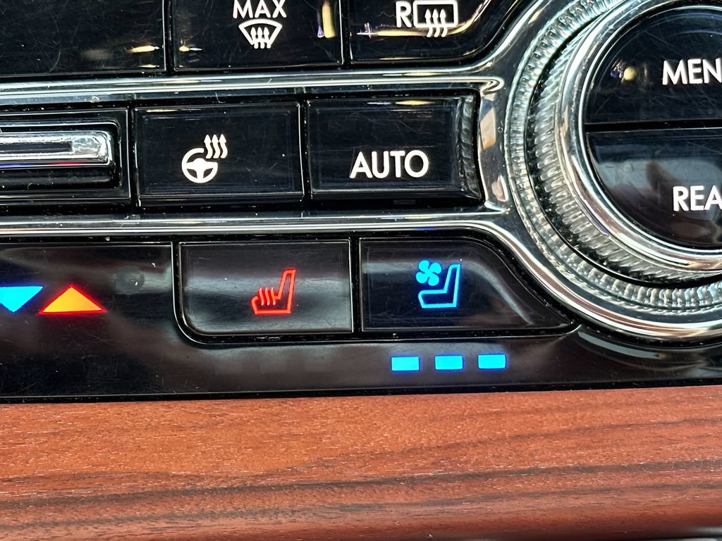 Used 2023 Lincoln Aviator Reserve w/ Elements Package Plus AWD/4WD image 39