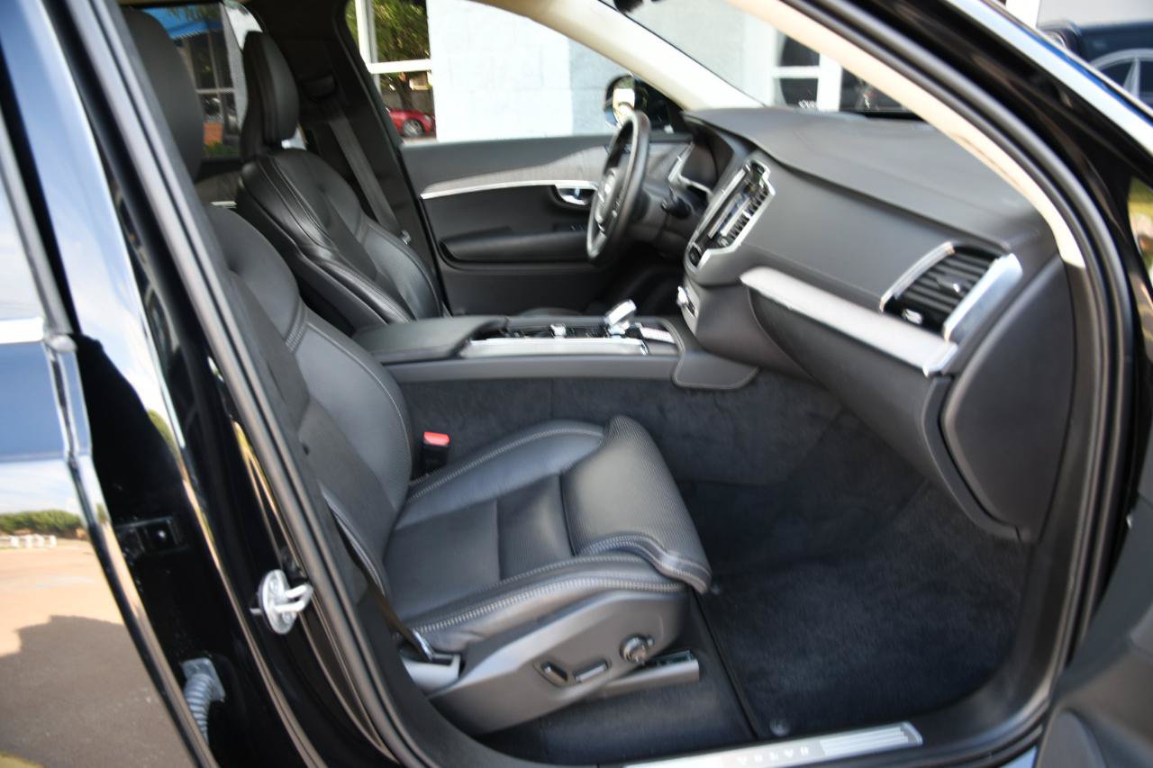 Used 2025 Volvo XC90 B6 Ultra w/ Lounge Package AWD/4WD image 33