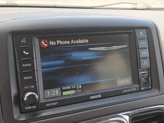 Used 2015 Chrysler Town & Country Touring w/ Driver Convenience Group FWD image 3