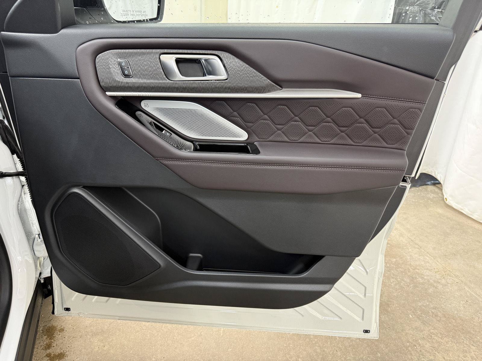 New 2026 Ford Explorer Platinum w/ LUX Leather Package AWD/4WD image 36