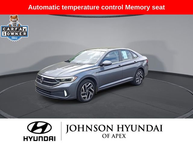 Used 2023 Volkswagen Jetta SEL image 4