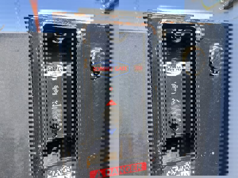 Used 2018 RAM 3500 Tradesman w/ Chrome Appearance Group image 12