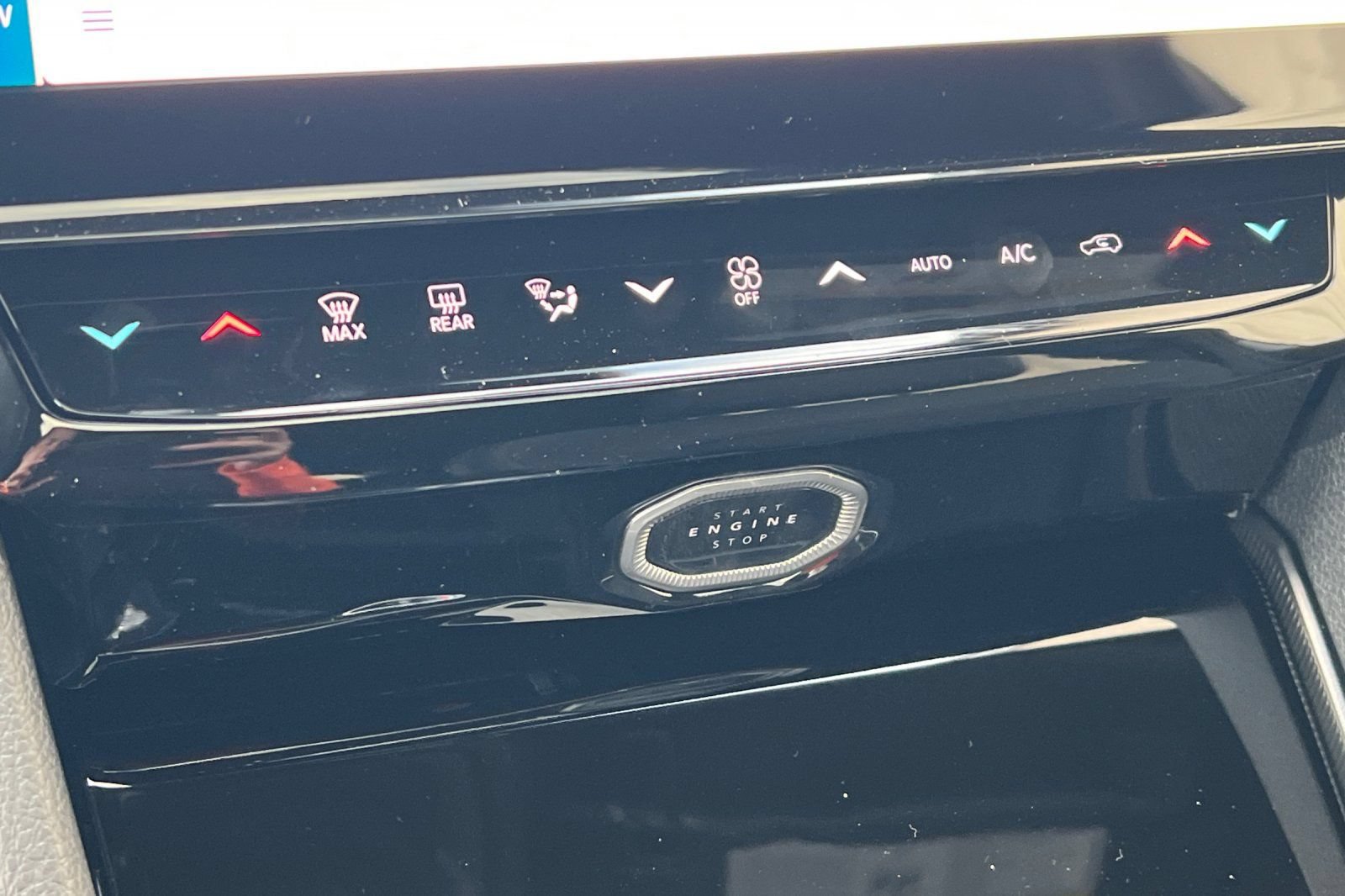 New 2026 Jeep Grand Cherokee Altitude AWD/4WD image 22
