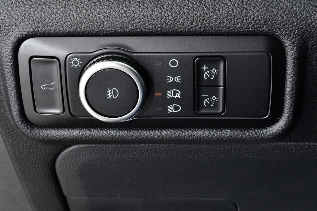 Used 2023 Ford Explorer XLT w/ Equipment Group 202A image 32