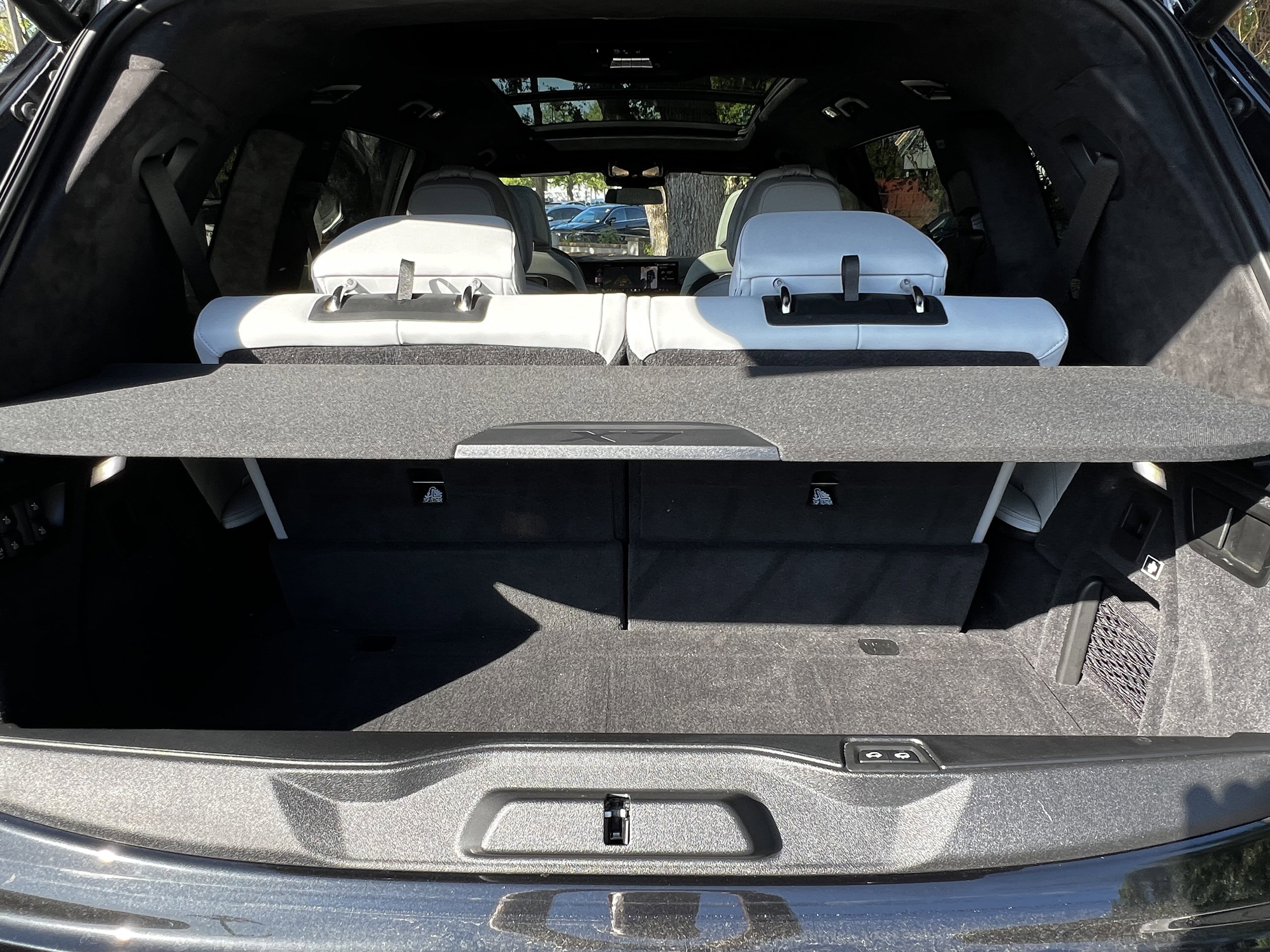 Used 2024 BMW X7 xDrive40i w/ Parking Assistance Package image 50