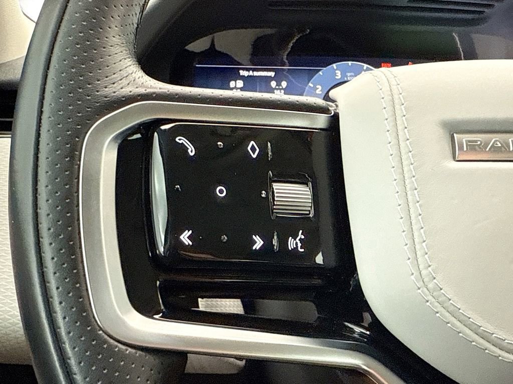 Certified 2023 Land Rover Range Rover Evoque R-Dynamic S image 11