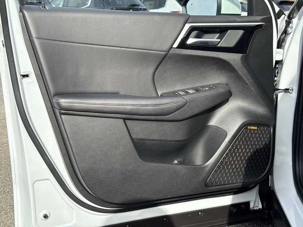 New 2026 Mitsubishi Outlander SE image 18