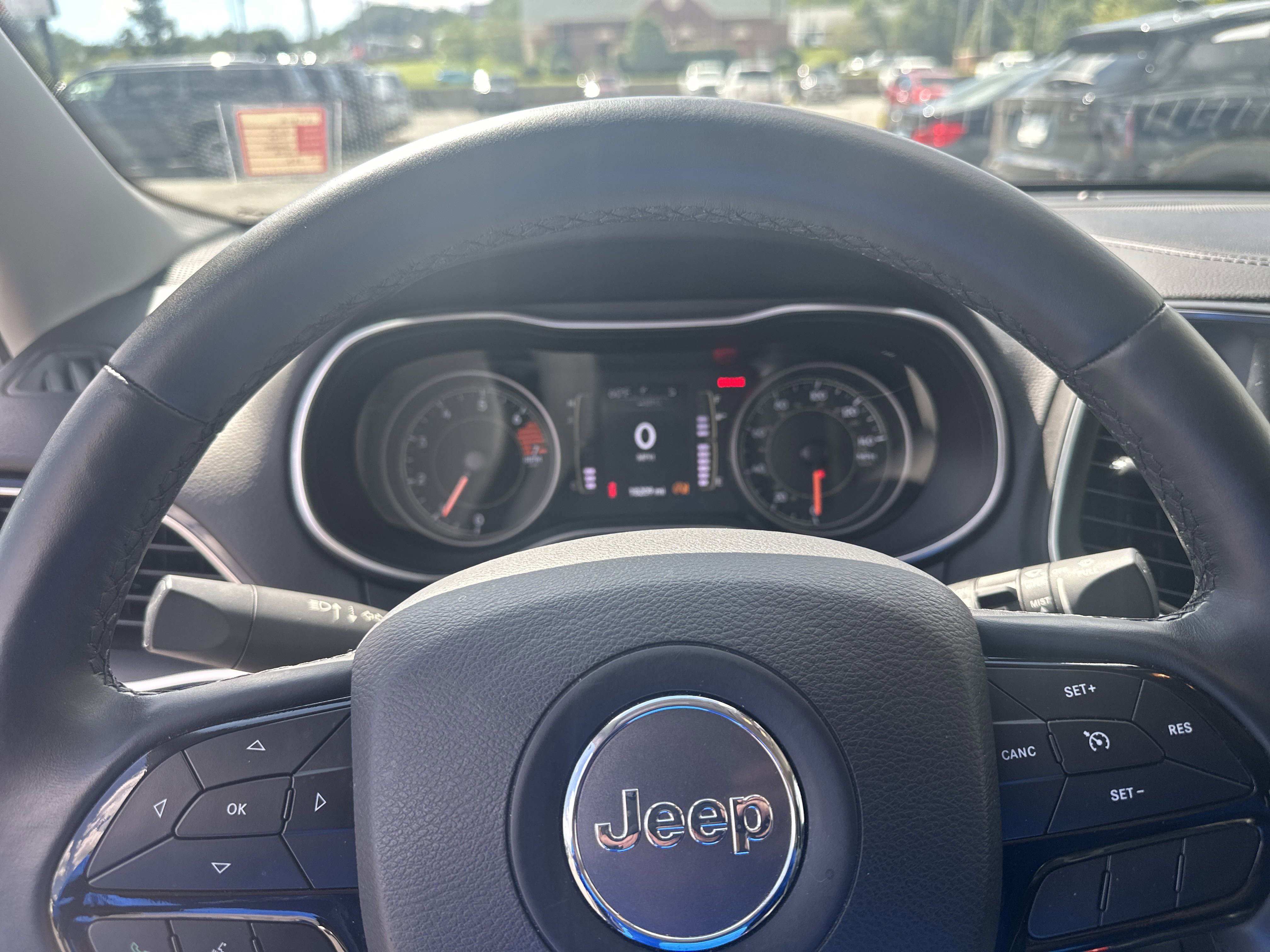 Used 2019 Jeep Cherokee Latitude Plus image 34