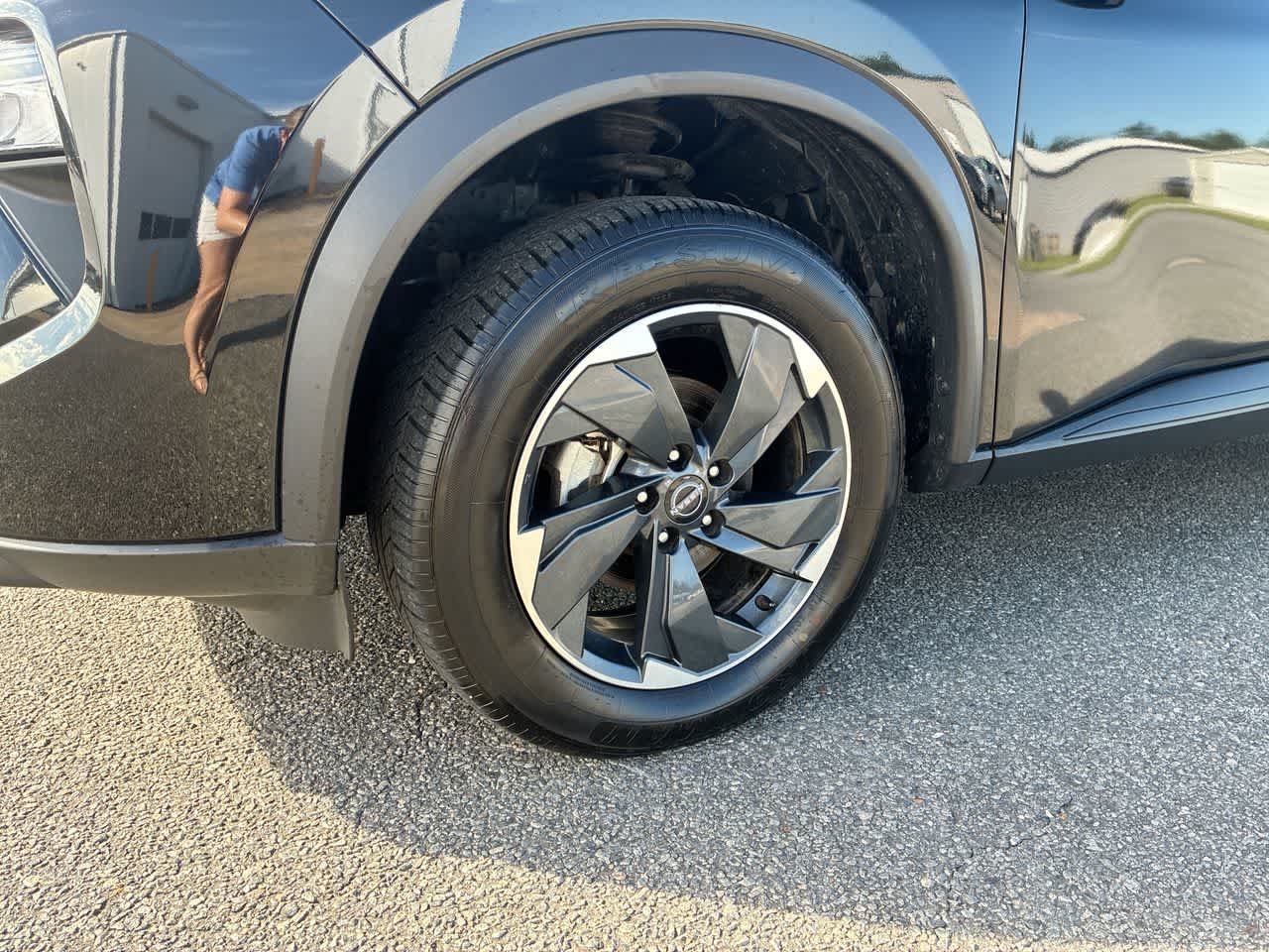 Used 2025 Nissan Rogue SV FWD image 31