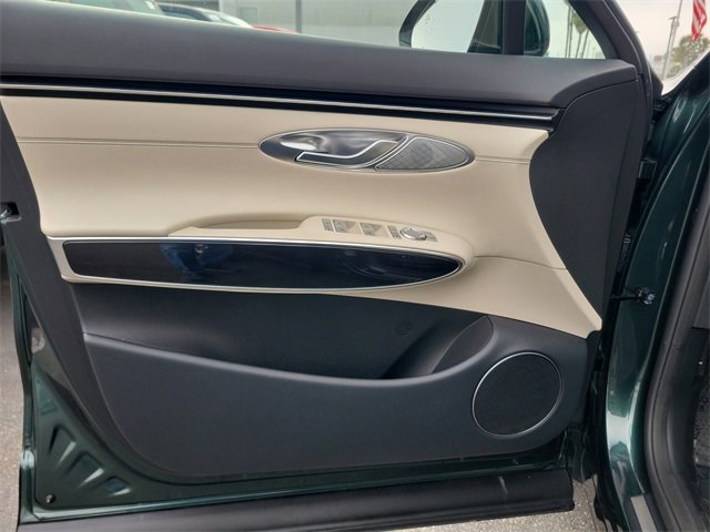 Used 2023 Genesis GV70 2.5T w/ Cargo Package image 21