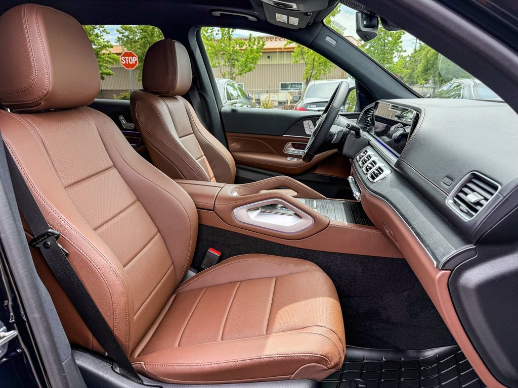 New 2026 Mercedes-Benz GLS 450 4MATIC image 16