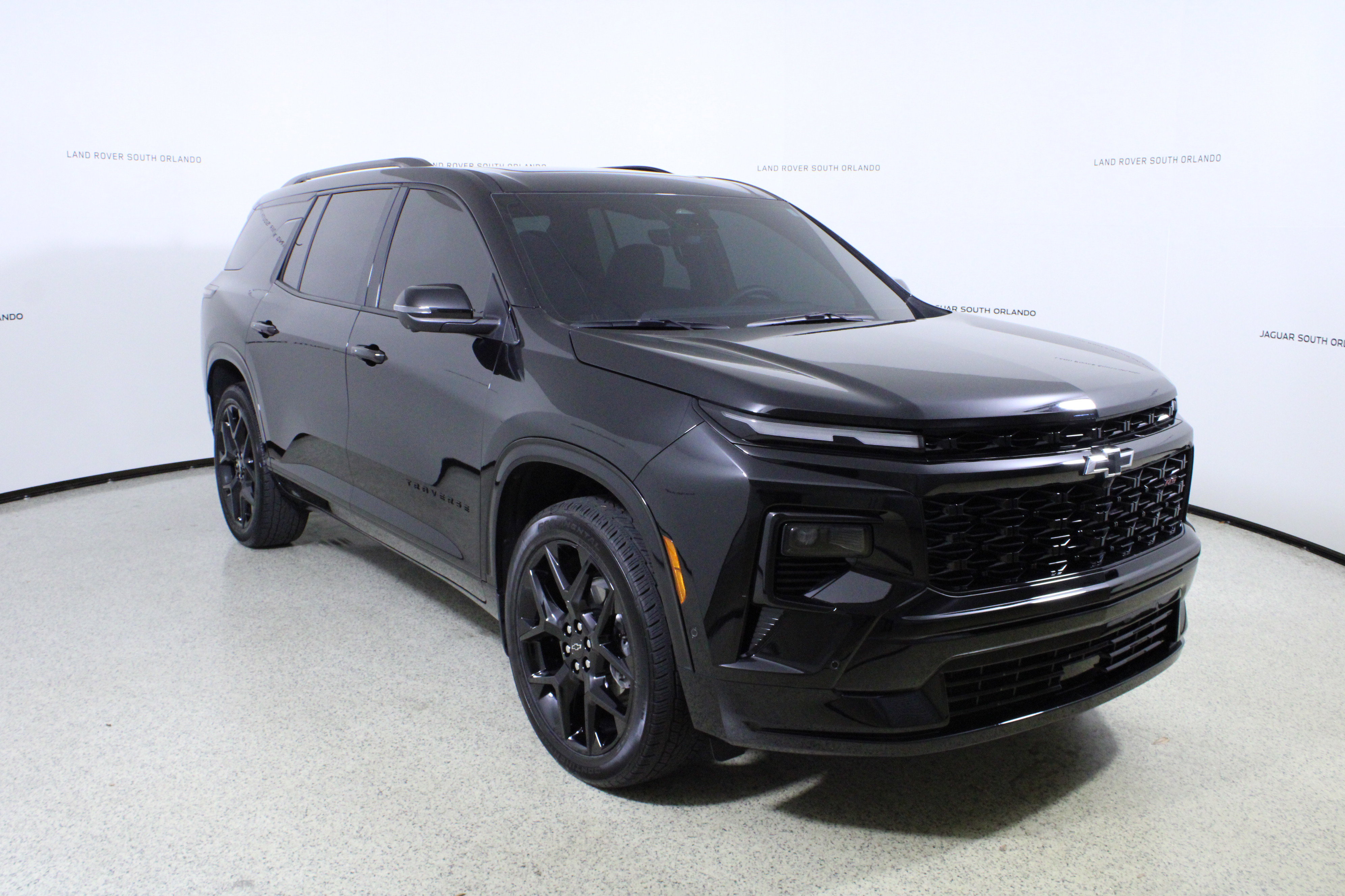 Used 2025 Chevrolet Traverse RS w/ LPO, Floor Liner Package image 3