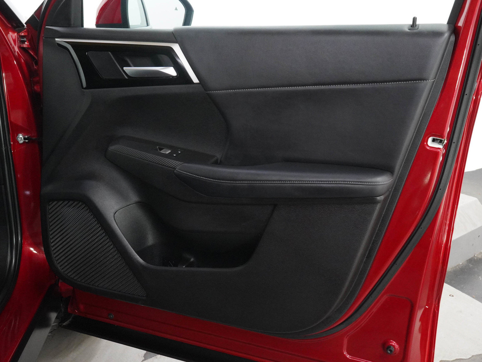 Used 2023 Mitsubishi Outlander SE AWD/4WD image 9