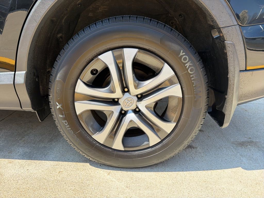 Used 2018 Toyota RAV4 LE w/ All Weather Liner Package image 8