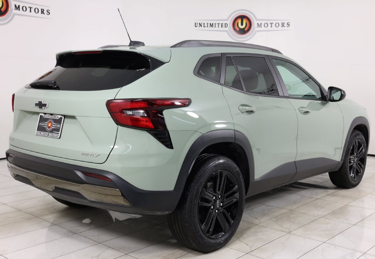 Used 2024 Chevrolet Trax ACTIV FWD image 3