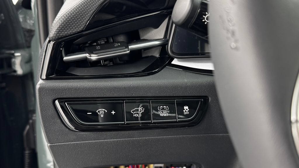 New 2026 Kia Niro SX Touring FWD image 33