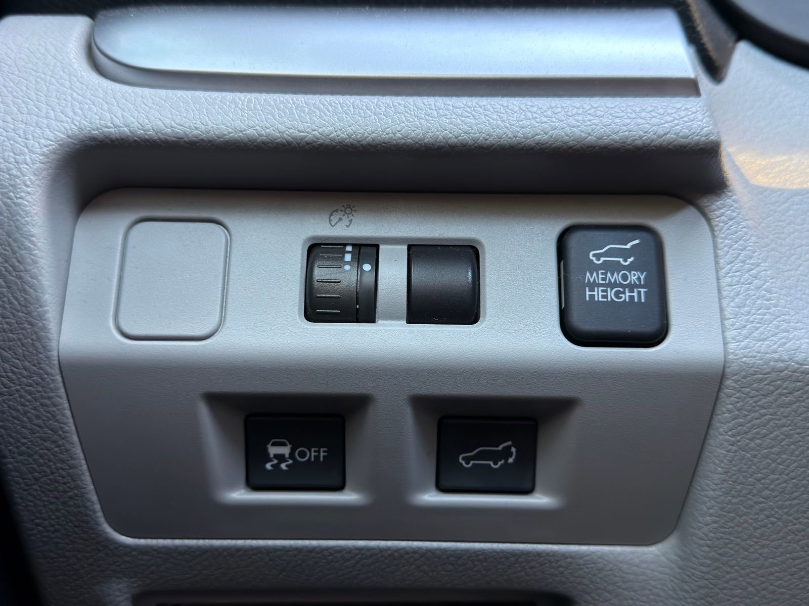 Used 2015 Subaru Forester 2.5i Limited image 21