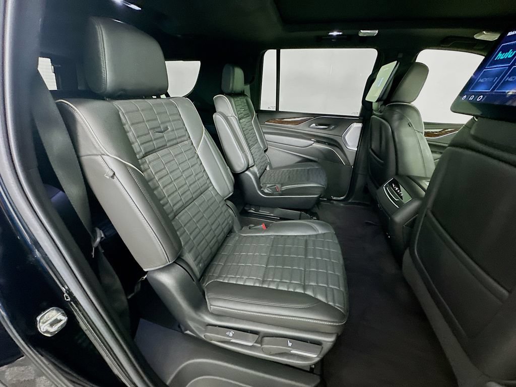 Used 2022 Cadillac Escalade ESV Sport Platinum AWD/4WD image 30