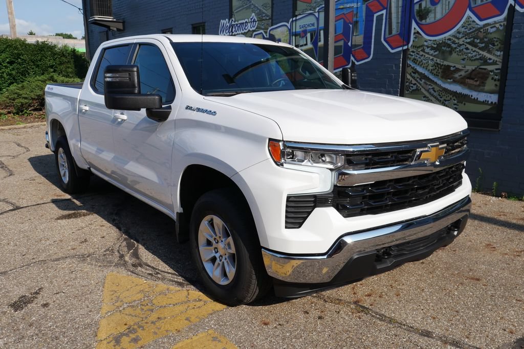 Used 2023 Chevrolet Silverado 1500 LT AWD/4WD image 17