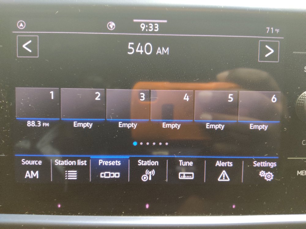 Used 2023 Volkswagen Taos SE w/ Panoramic Sunroof Package FWD image 25
