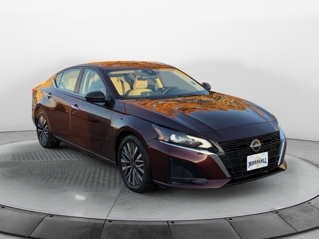 Used 2024 Nissan Altima 2.5 SV image 1
