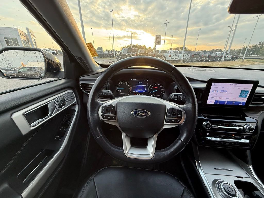 Used 2021 Ford Explorer Limited w/ Equipment Group 301A image 12