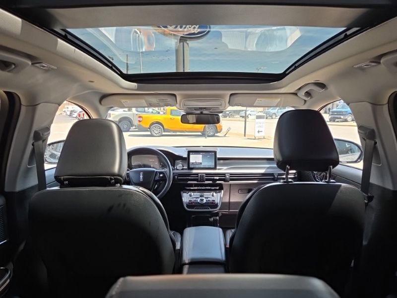 Used 2022 Lincoln Corsair AWD w/ Premium Package image 11