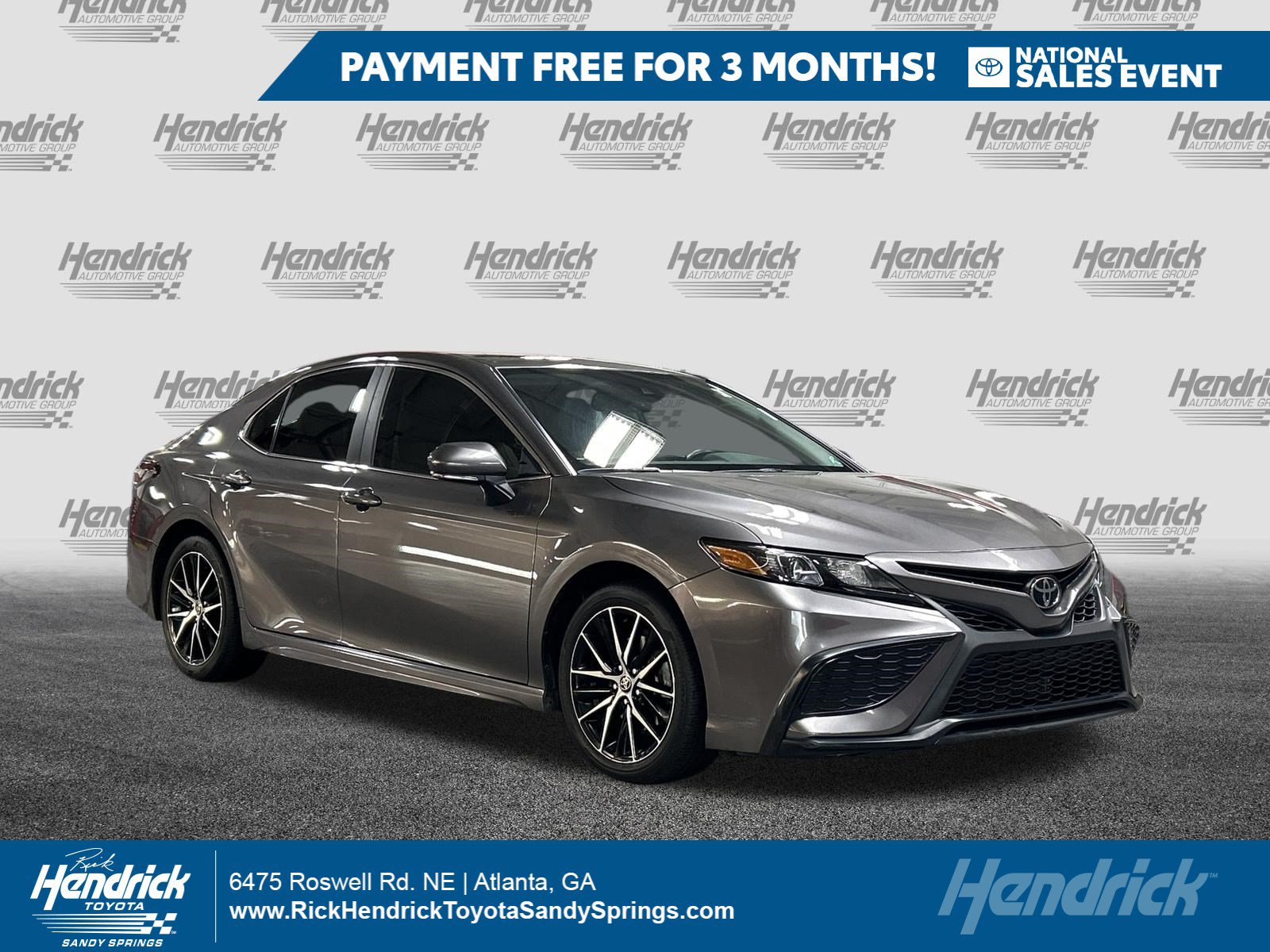 Used 2024 Toyota Camry SE w/ Cold Weather Package FWD image 1