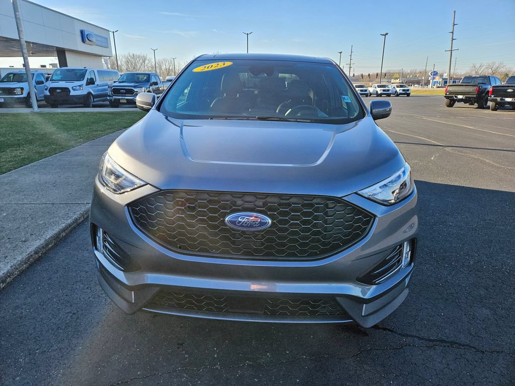 Used 2023 Ford Edge ST-Line w/ Class II Trailer Tow Package AWD/4WD image 3