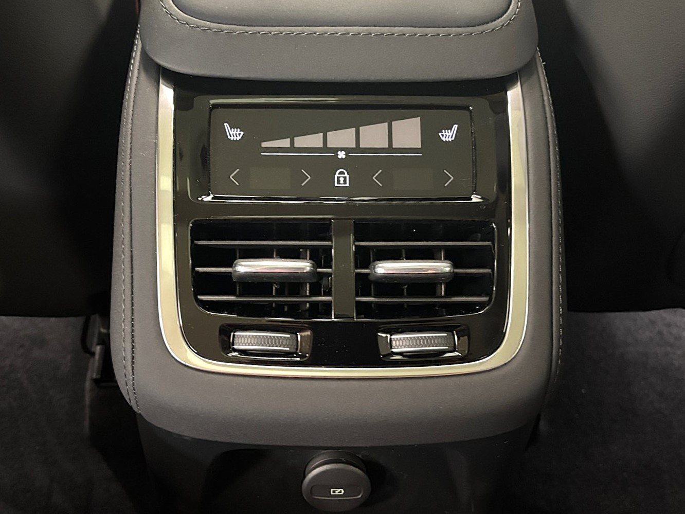 New 2026 Volvo XC90 T8 Ultra w/ Protection Package AWD/4WD image 36