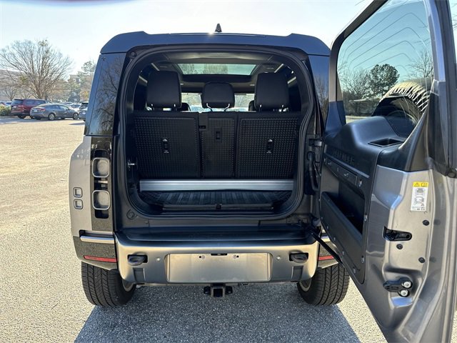 Used 2021 Land Rover Defender 90 X image 26