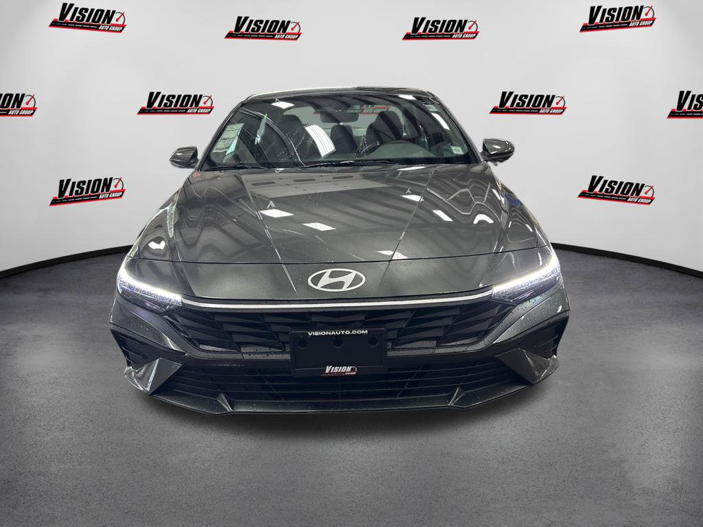 Used 2024 Hyundai Elantra SEL FWD image 2