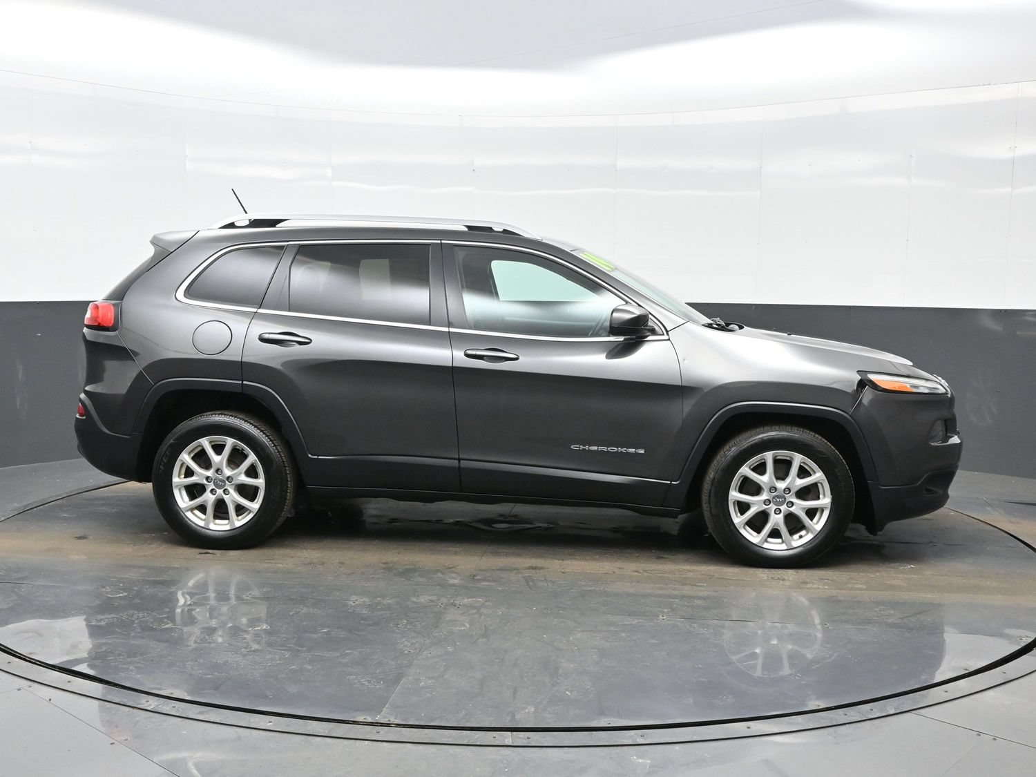 Used 2014 Jeep Cherokee Latitude FWD image 10