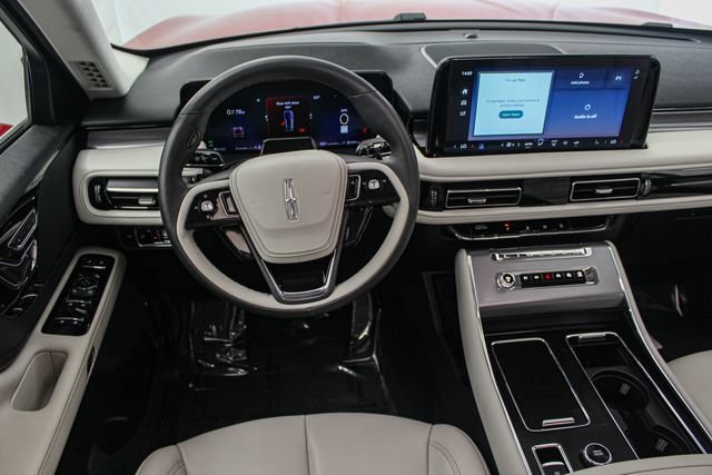 Used 2025 Lincoln Aviator AWD image 24