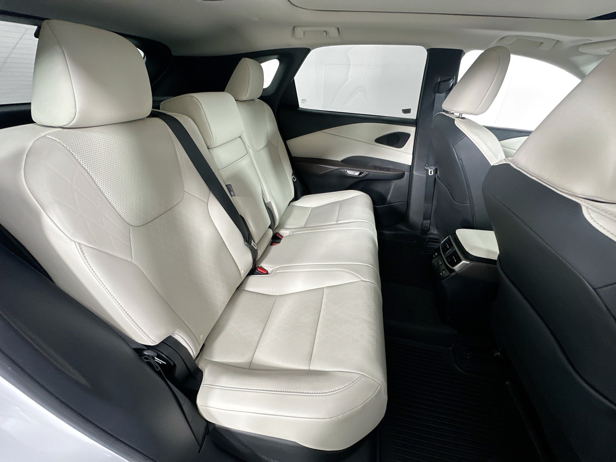 Used 2023 Lexus RX 350 Premium Plus w/ Cold Area Package FWD image 27