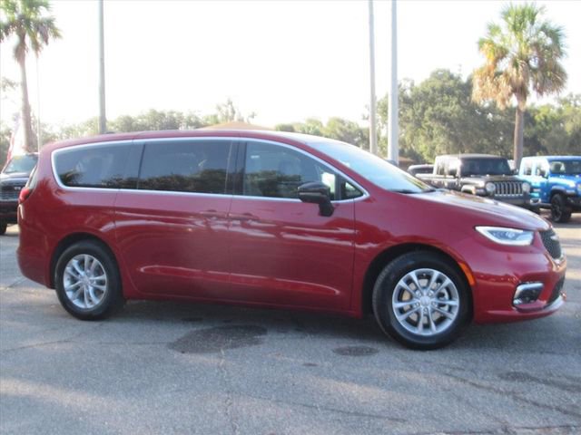 New 2026 Chrysler Pacifica Select FWD image 2