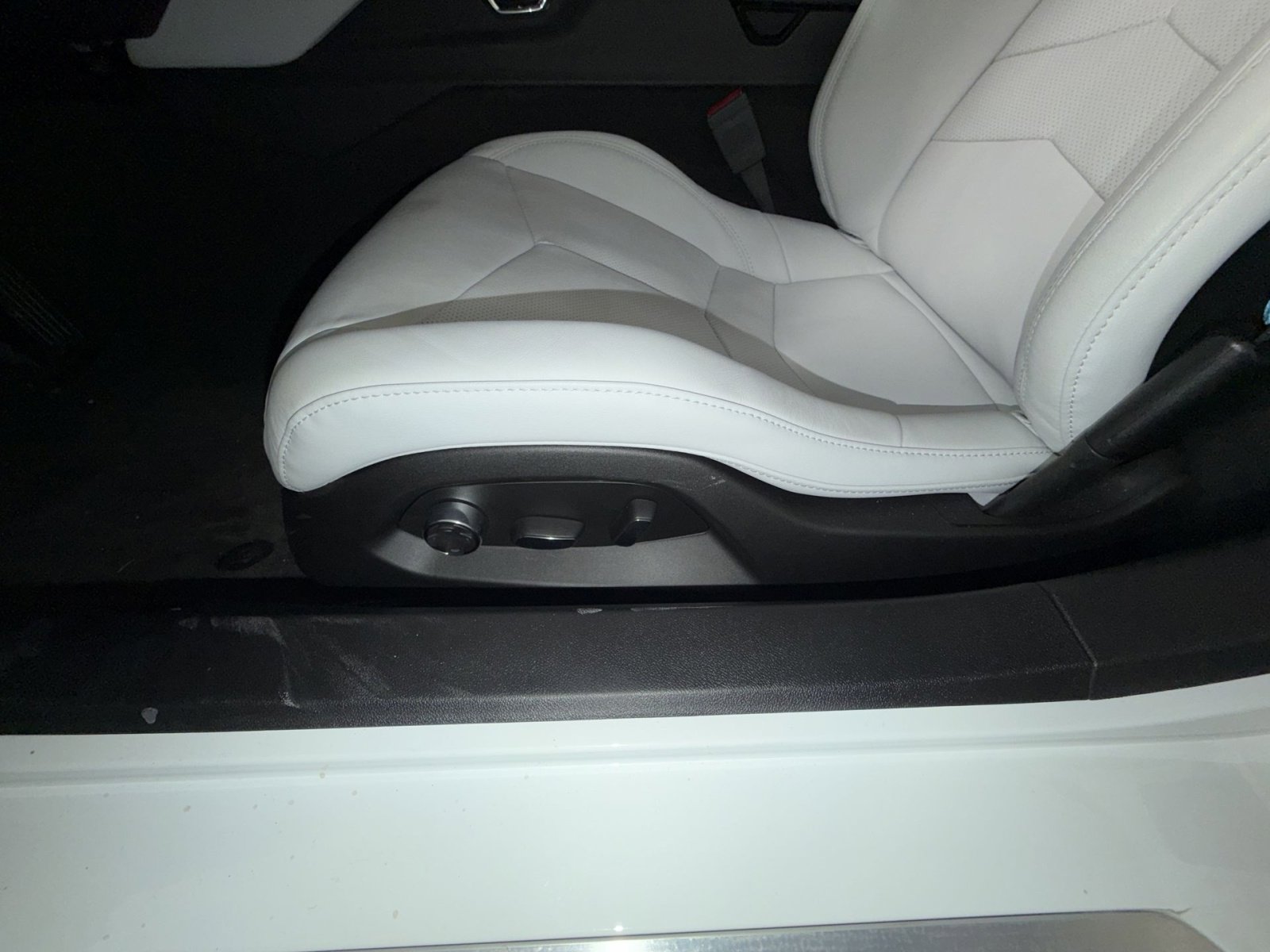 New 2025 Chevrolet Corvette E-Ray w/ ZER Performance Package image 14