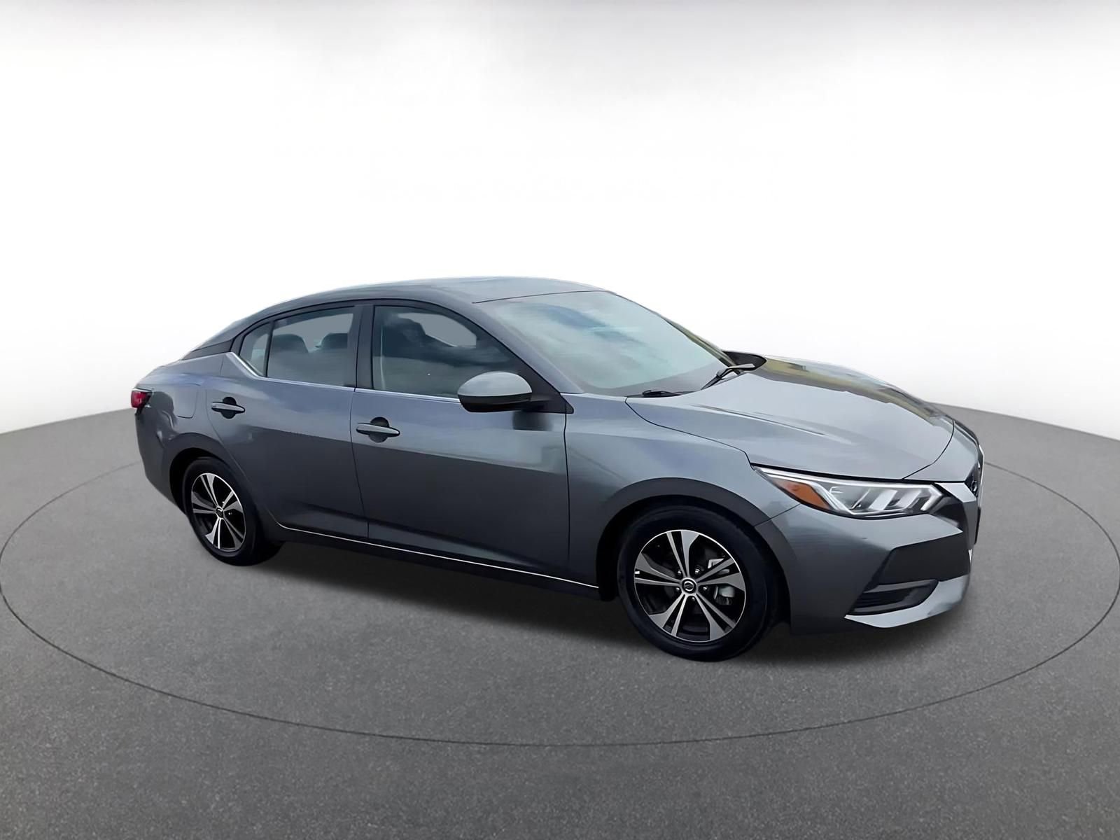 Used 2021 Nissan Sentra SV image 2