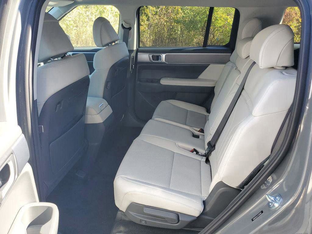 New 2026 Hyundai Santa Fe SEL FWD image 28
