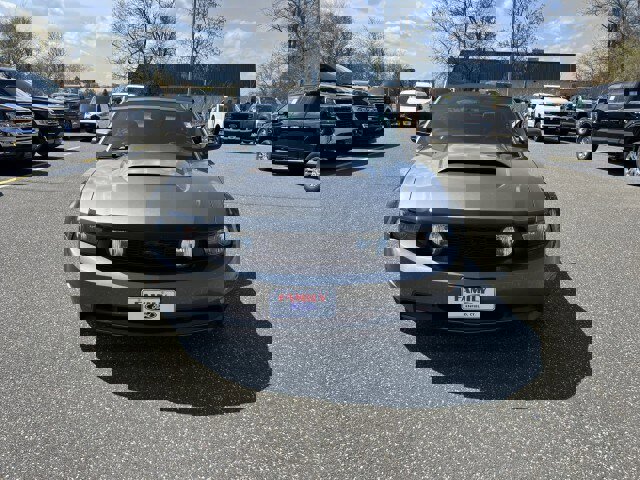 Used 2010 Ford Mustang GT Premium RWD image 2