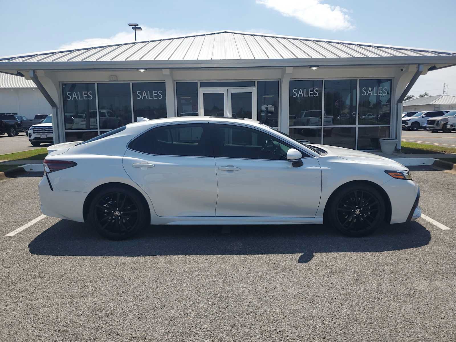 Used 2024 Toyota Camry XSE w/ Navigation Package FWD image 8