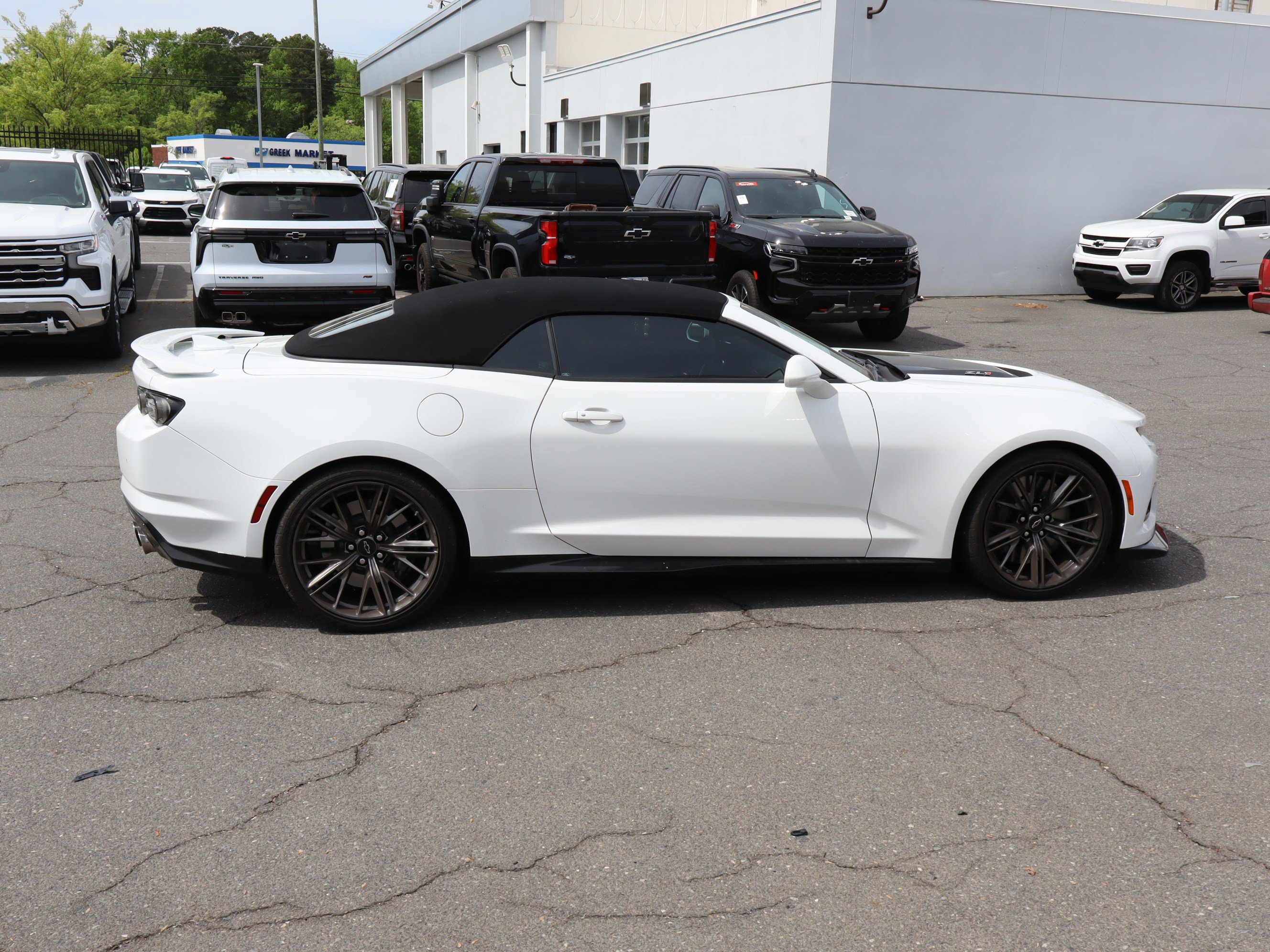 Used 2022 Chevrolet Camaro ZL1 image 11