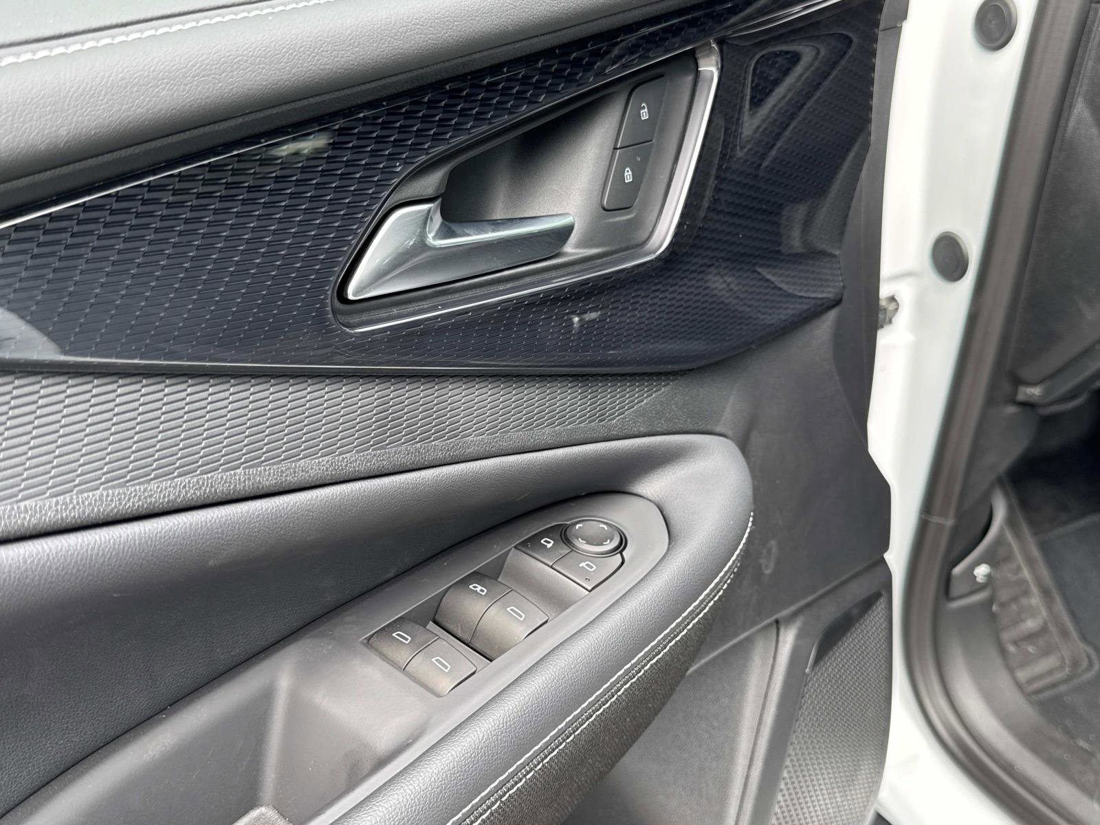 New 2025 Chevrolet Blazer EV LT image 18