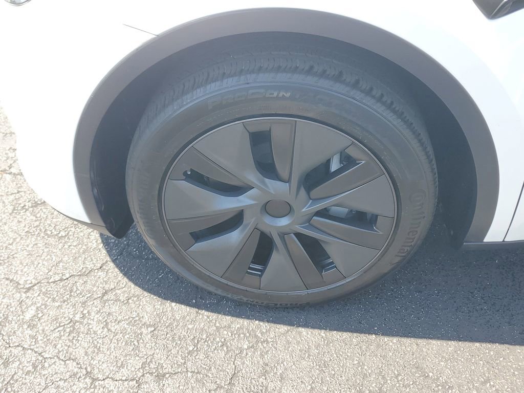 Used 2024 Tesla Model Y Long Range image 10