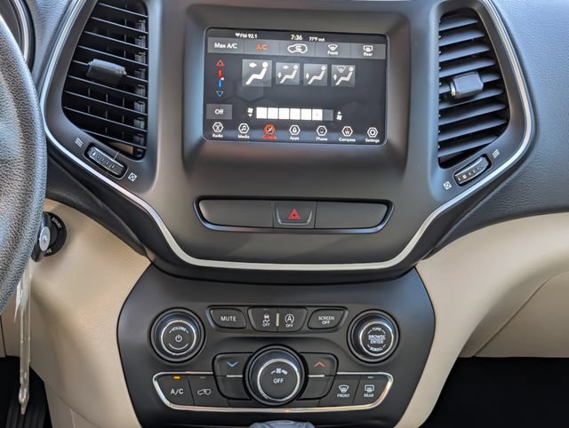 Used 2019 Jeep Cherokee Latitude w/ Popular Appearance Group FWD image 15