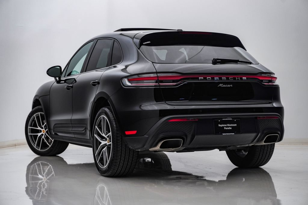 Certified 2026 Porsche Macan AWD/4WD image 3