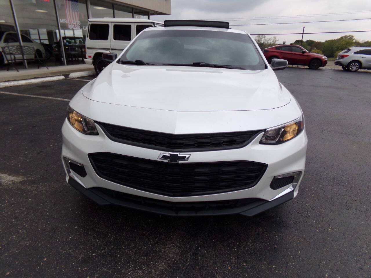 Used 2018 Chevrolet Malibu LT w/ Redline Edition FWD image 3