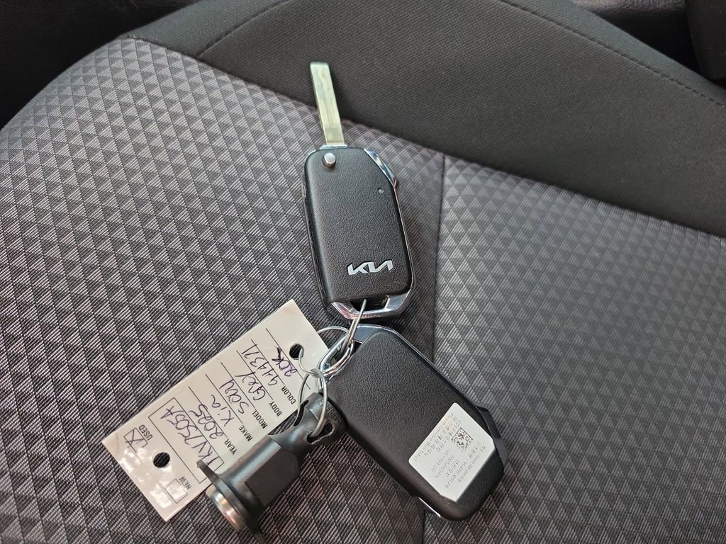 Used 2025 Kia Soul LX image 34