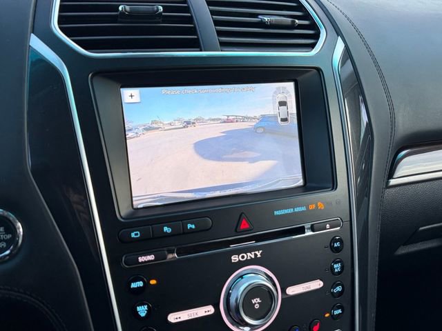 Used 2017 Ford Explorer Platinum image 11